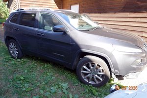 2016 Jeep Cherokee  Limited, 200 HP