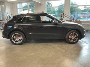 2015 PORSCHE MACAN Turbo, 400 HP