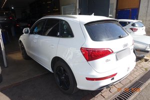 2010 AUDI Q5 3.0 TDI quattro, 239 HP