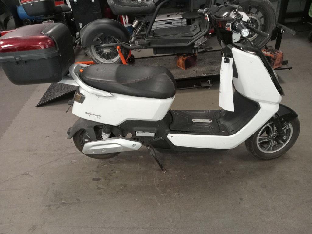 2020 Vespino 7i S E-Roller