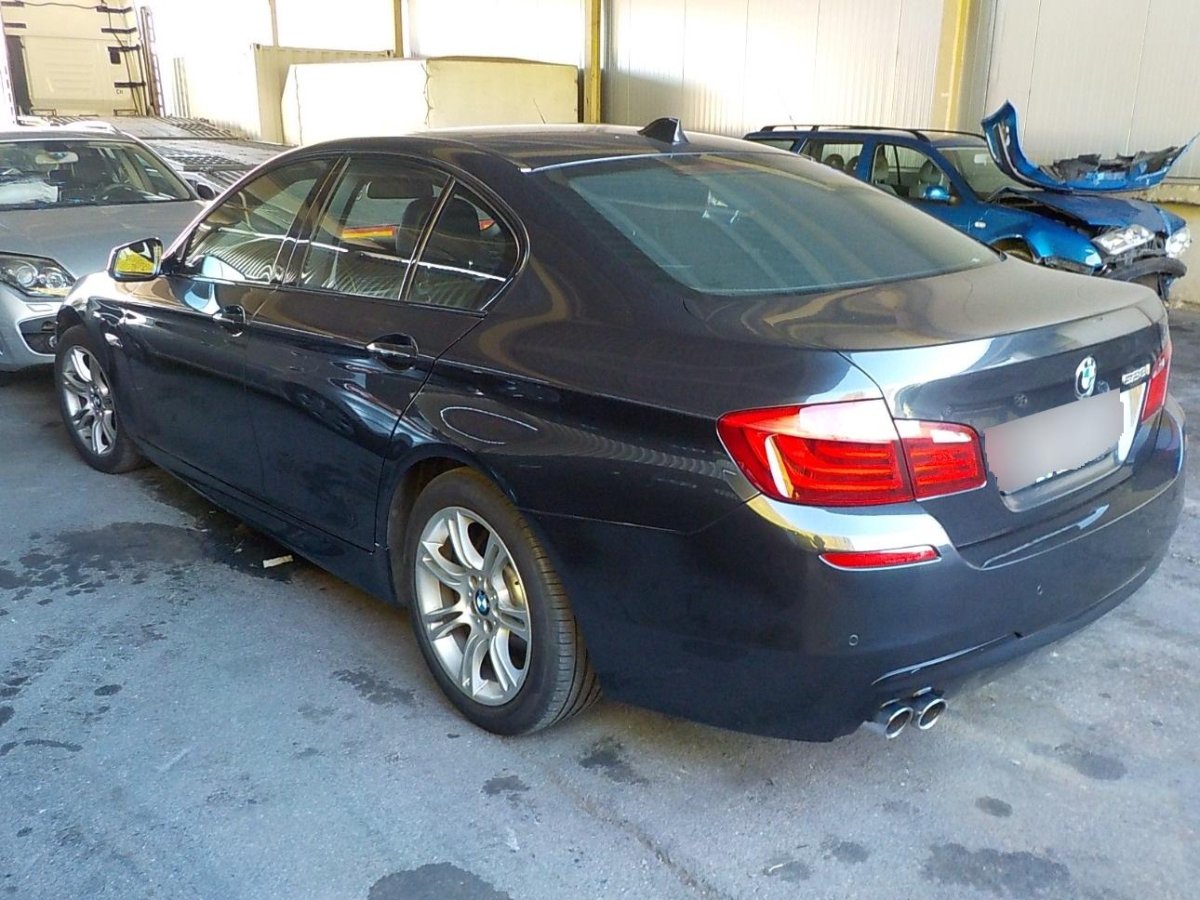 2011 BMW 528i, 245 HP