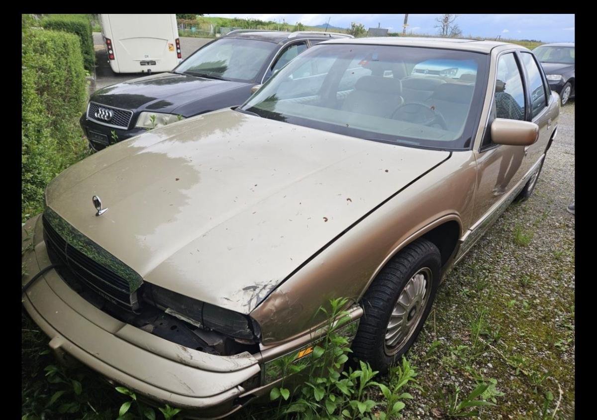 1996 Buick Regal Custom 3.8 V6 Sedan, 173 HP