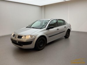 2004 RENAULT Mégane 4-türig 1.6 16V Authentique Conf., 113 HP