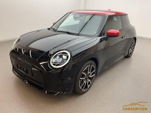 2025 MINI Mini J01 Cooper SE, 218 HP